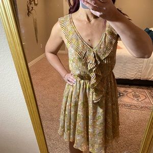 Lauren conrad floral w/front ruffle shift dress